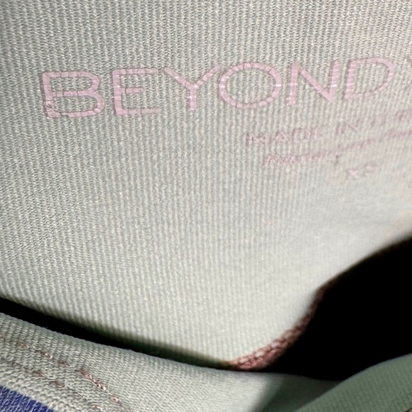 Beyond Yoga Marble Powershine High Waisted Midi Legging - Picture 6 of 7